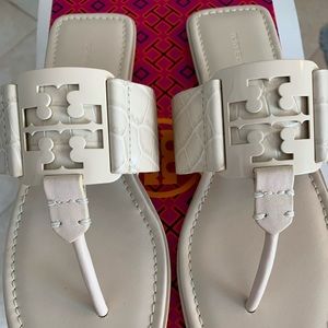 Tory Burch Georgia sandals in Croc Embossed luscious Leather in New Cream.